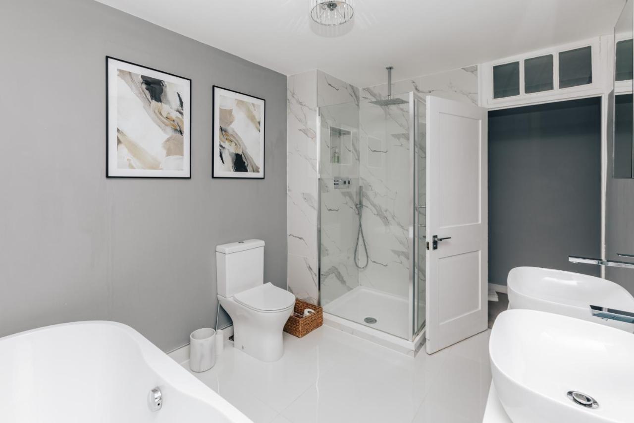 The Mulberry Villa Henley-on-Thames Bagian luar foto