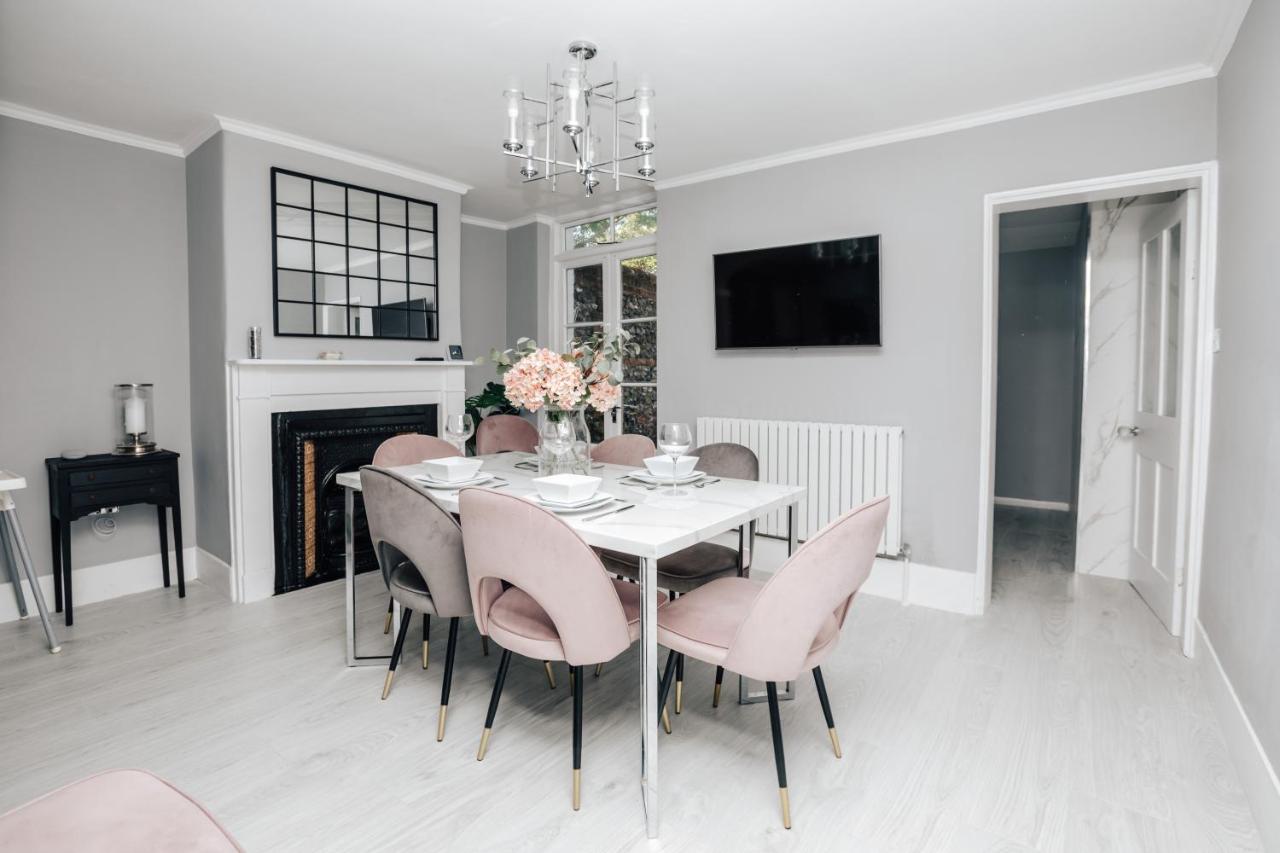 The Mulberry Villa Henley-on-Thames Bagian luar foto