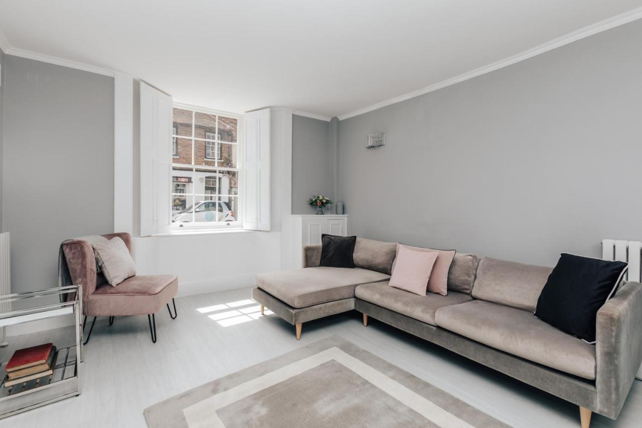 The Mulberry Villa Henley-on-Thames Bagian luar foto