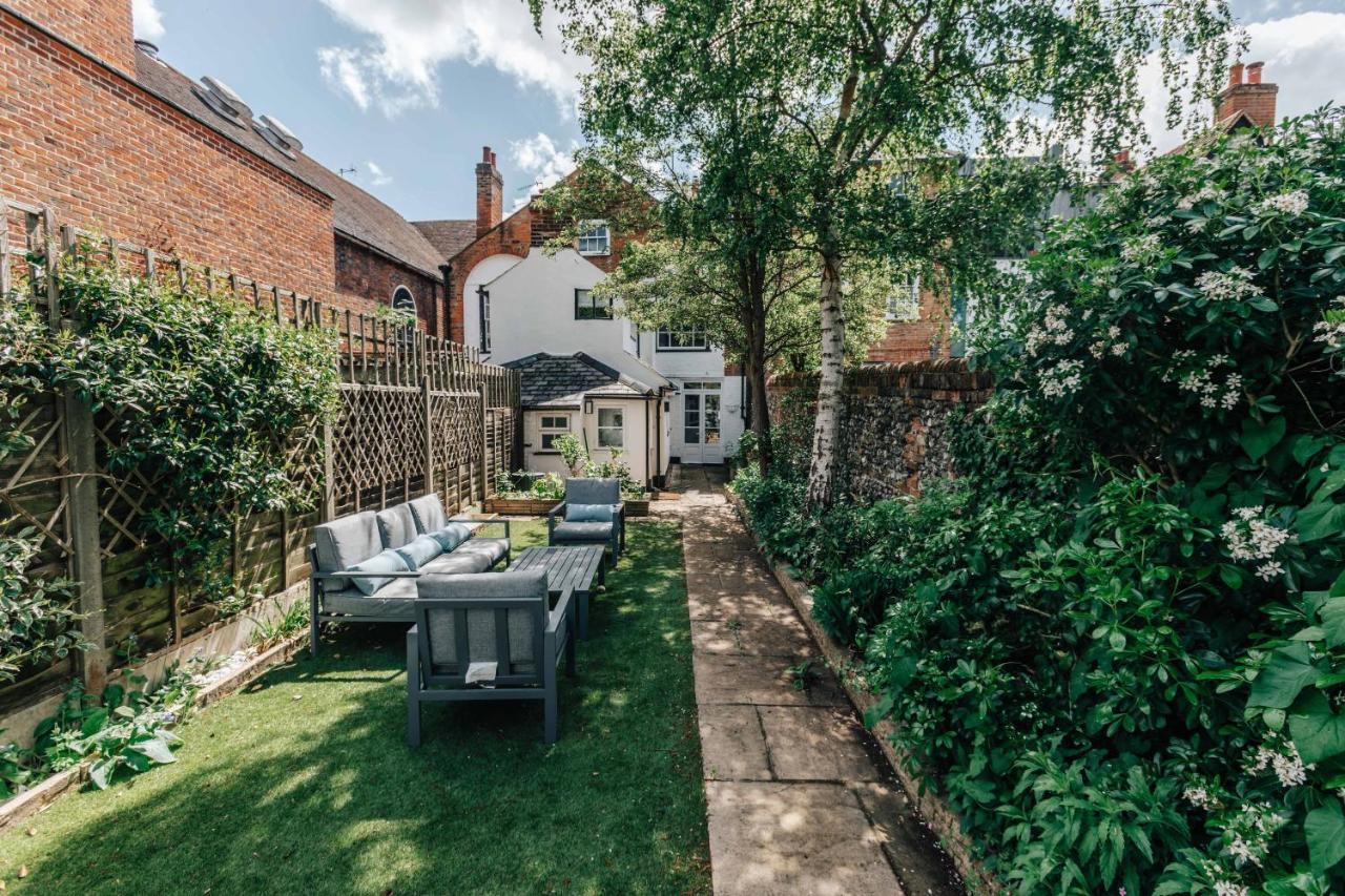 The Mulberry Villa Henley-on-Thames Bagian luar foto