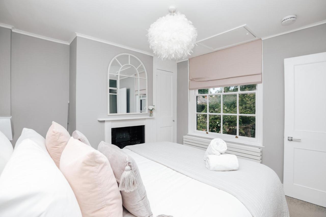 The Mulberry Villa Henley-on-Thames Bagian luar foto