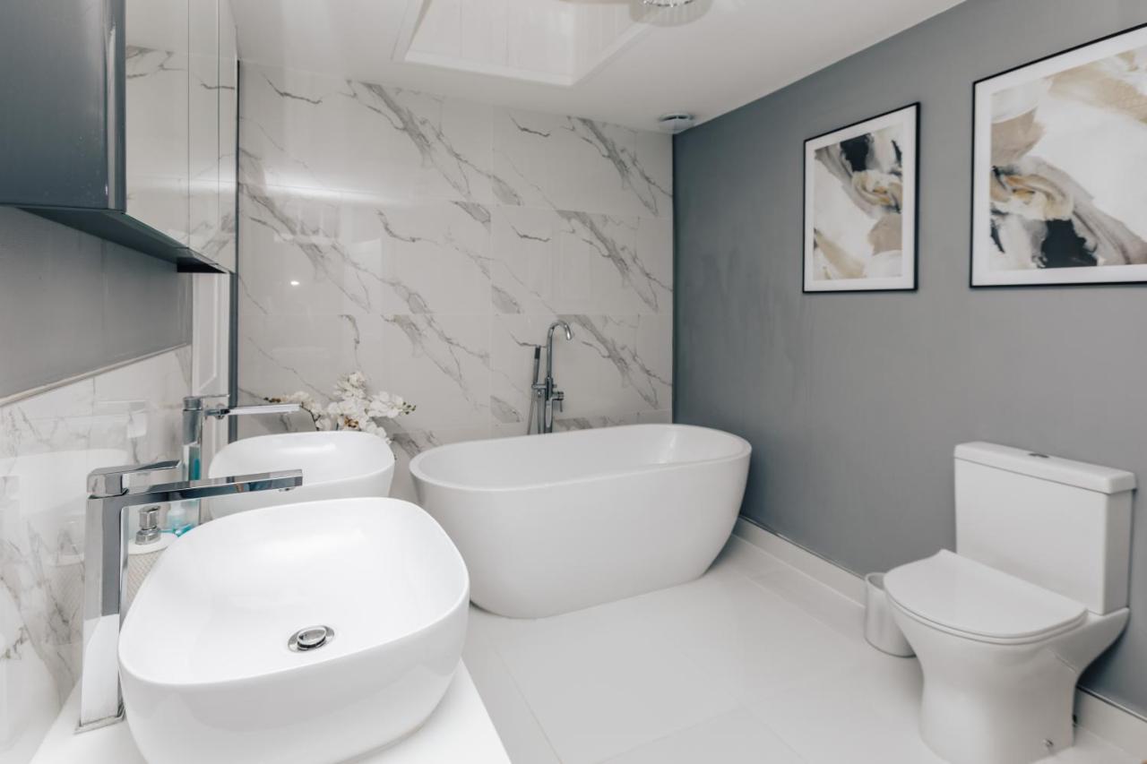 The Mulberry Villa Henley-on-Thames Bagian luar foto