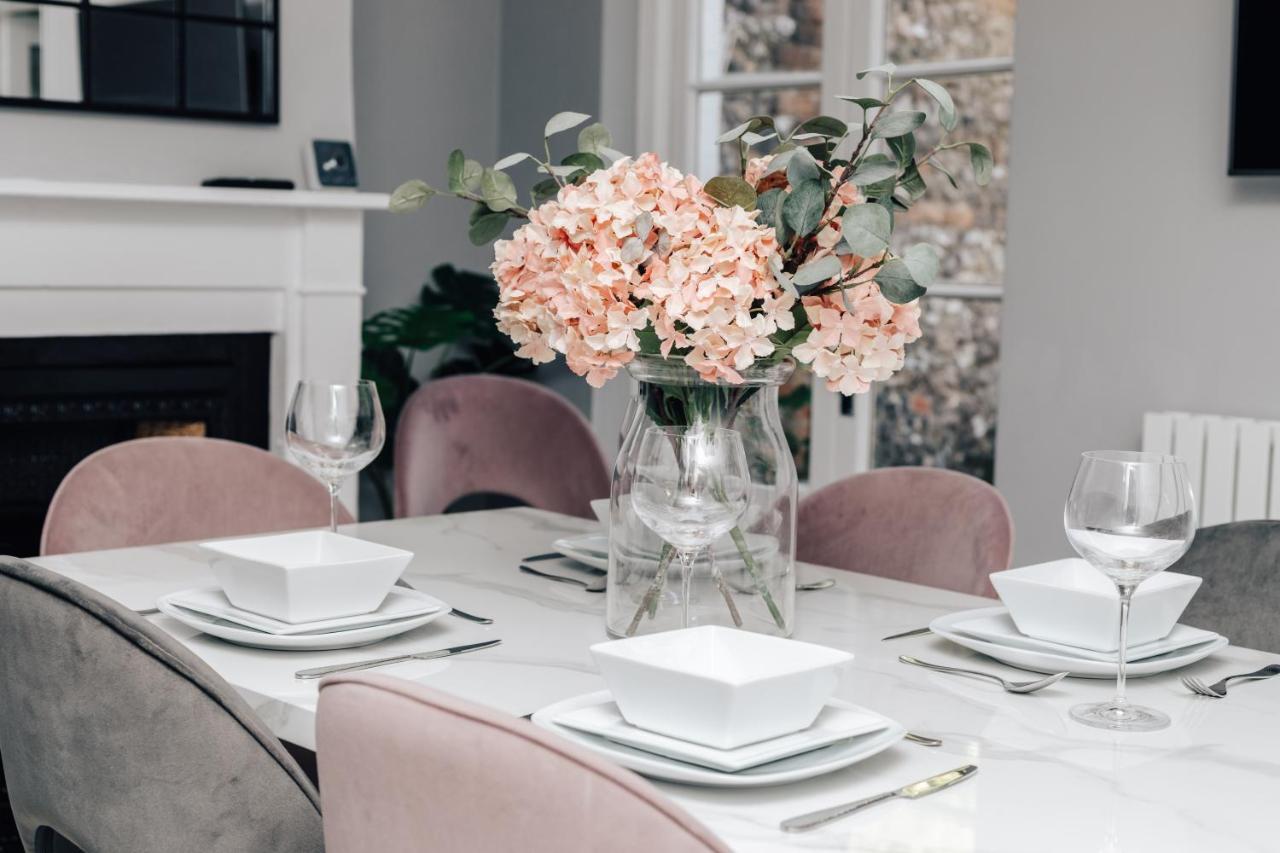 The Mulberry Villa Henley-on-Thames Bagian luar foto