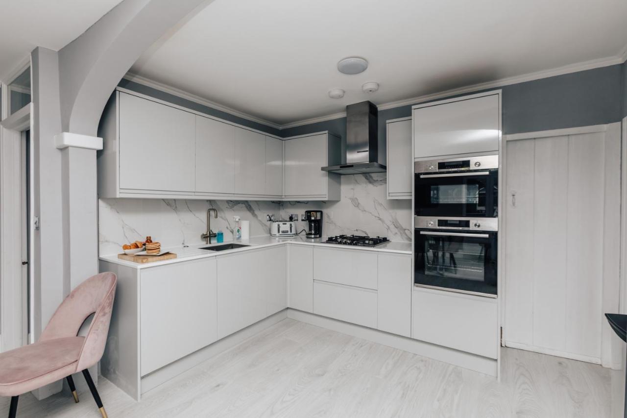 The Mulberry Villa Henley-on-Thames Bagian luar foto