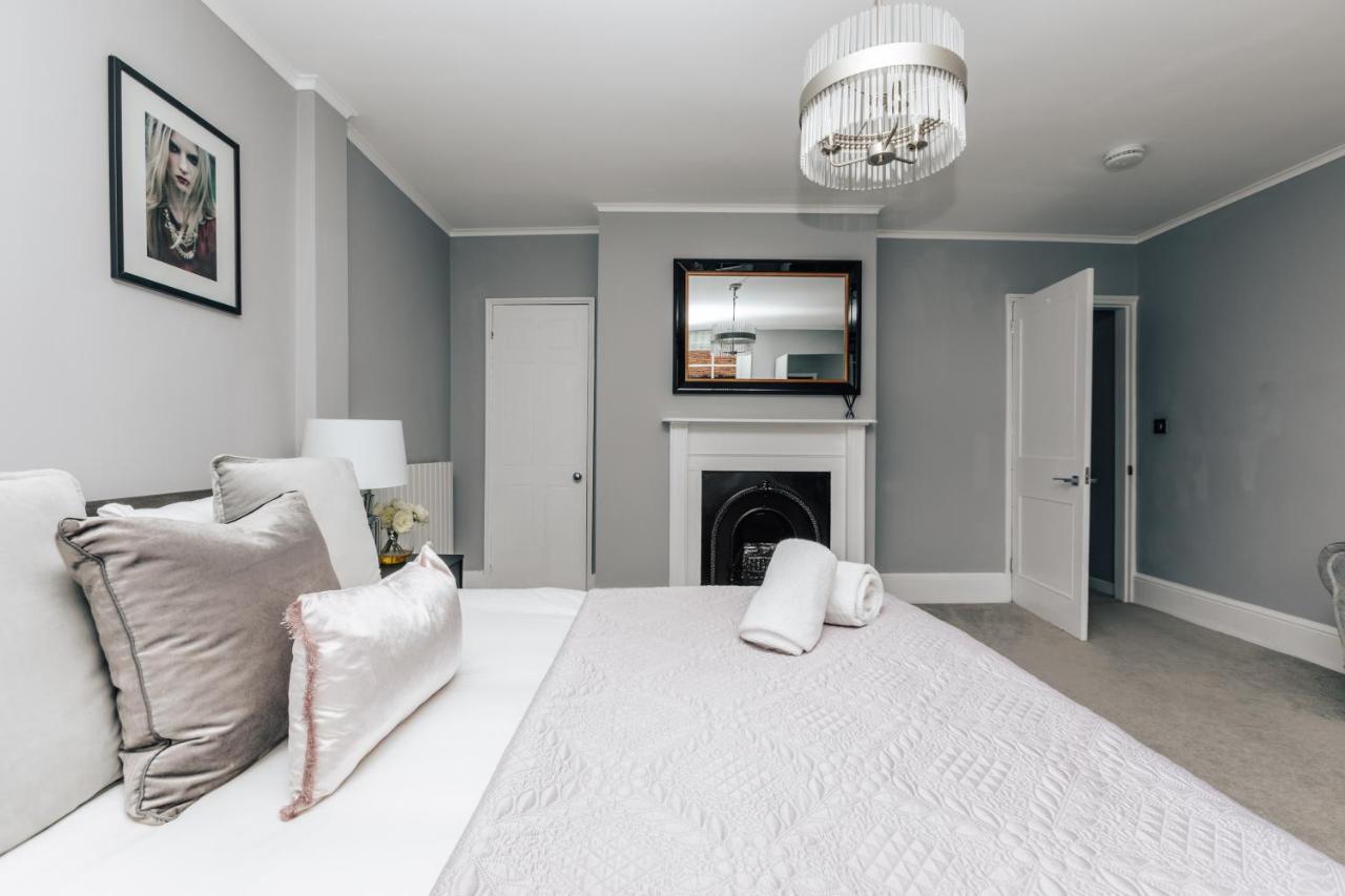 The Mulberry Villa Henley-on-Thames Bagian luar foto