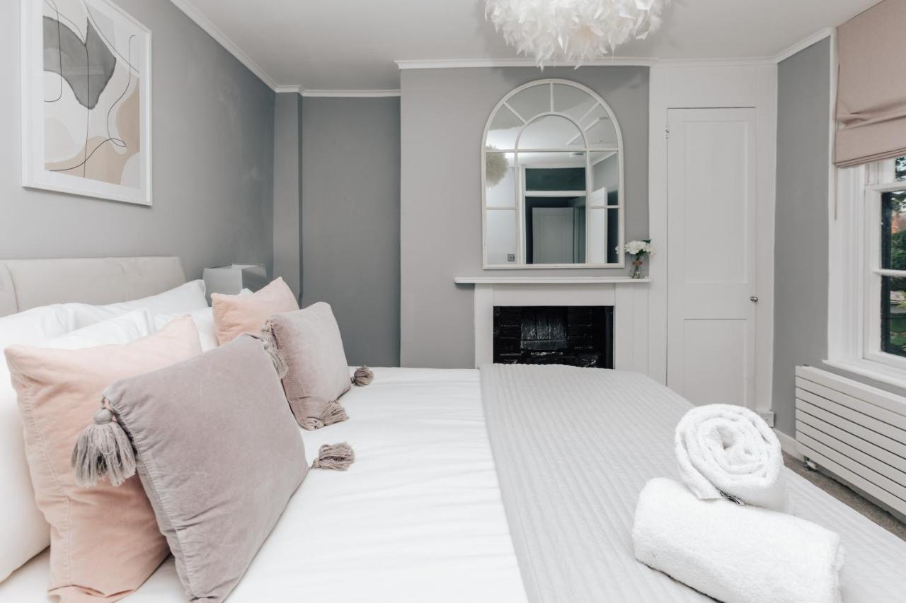 The Mulberry Villa Henley-on-Thames Bagian luar foto