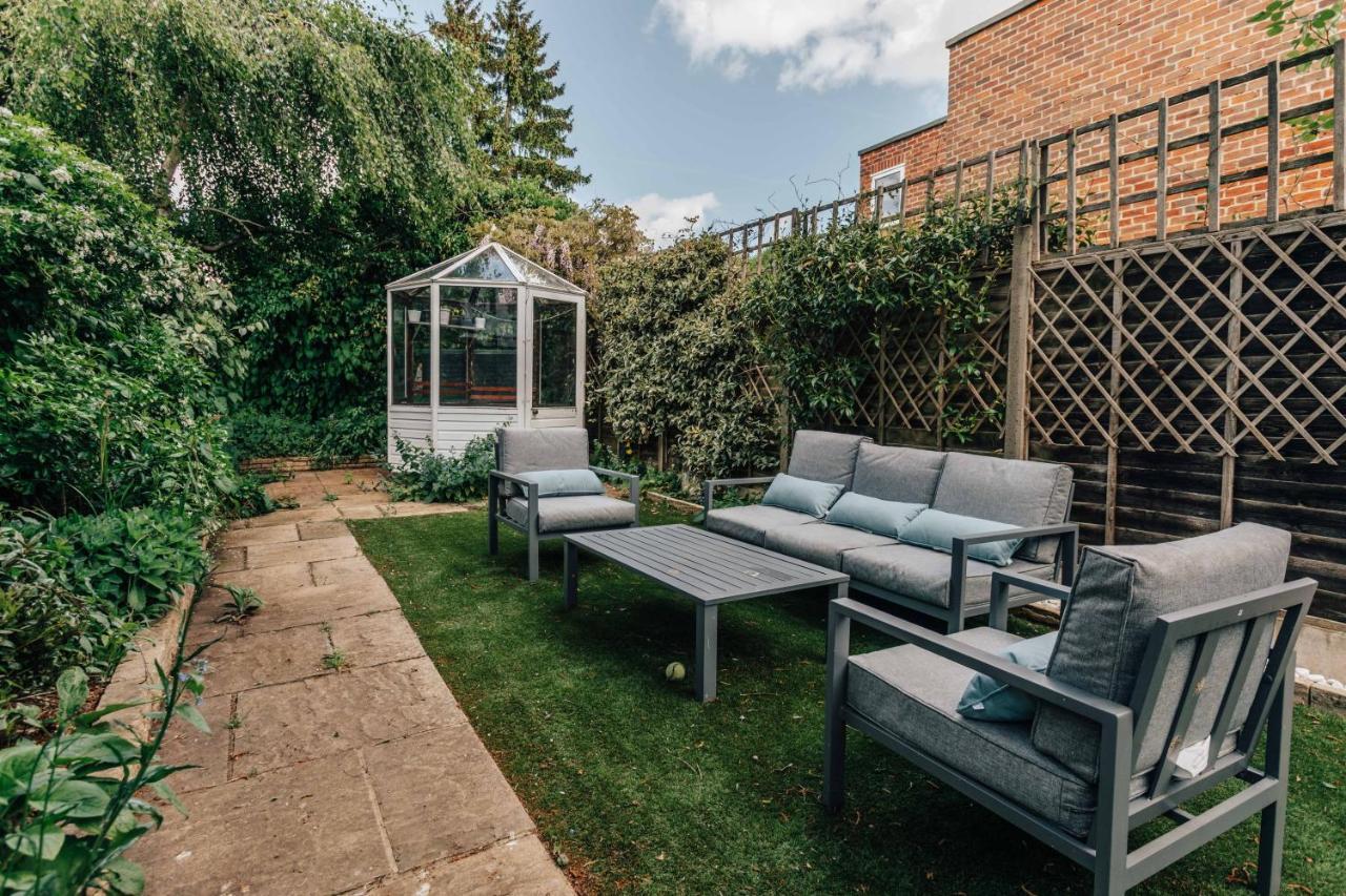 The Mulberry Villa Henley-on-Thames Bagian luar foto
